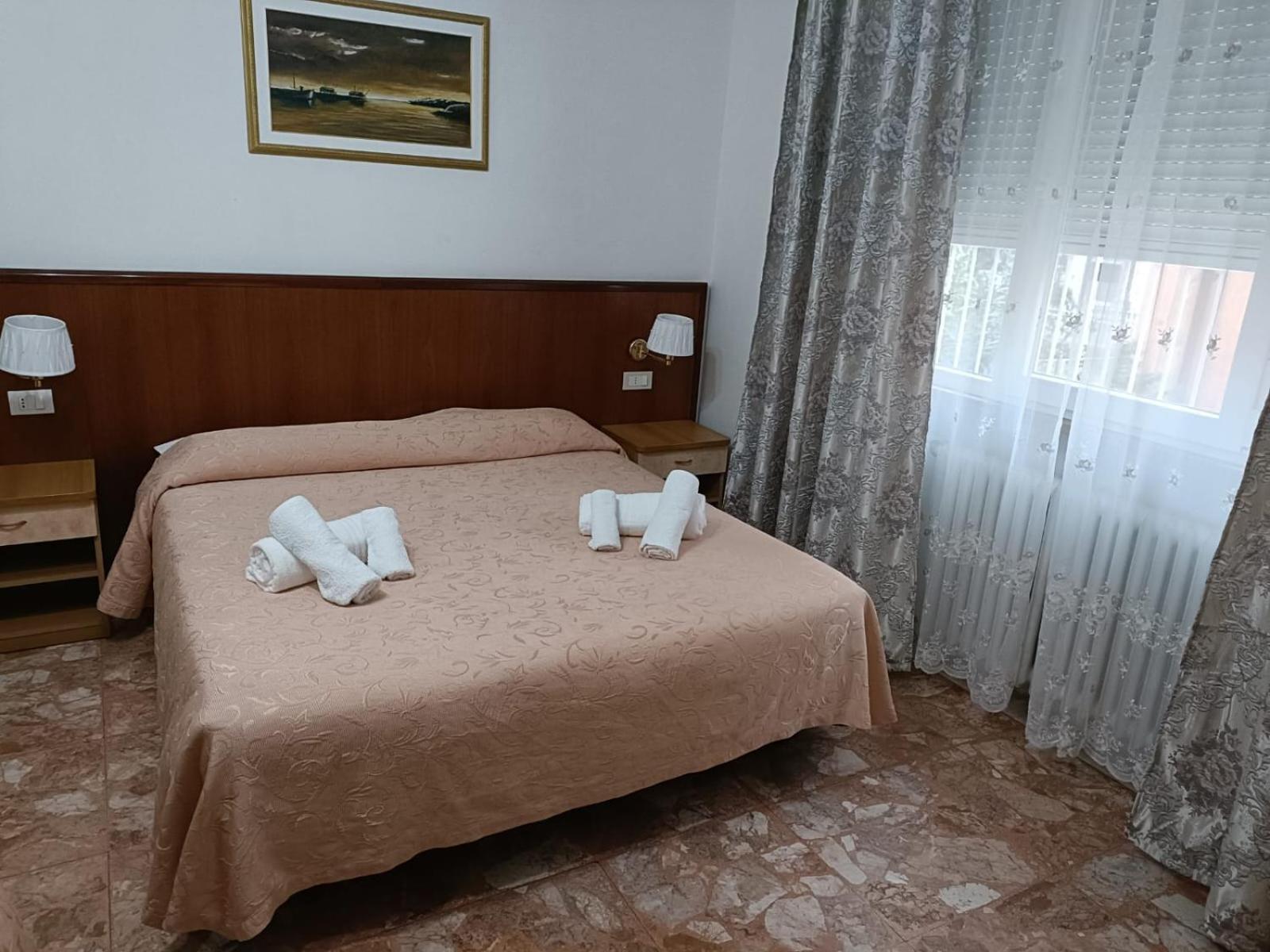 Отель Domus Чезена Экстерьер фото