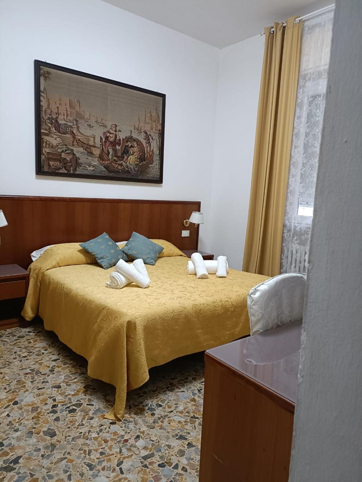 Отель Domus Чезена Экстерьер фото
